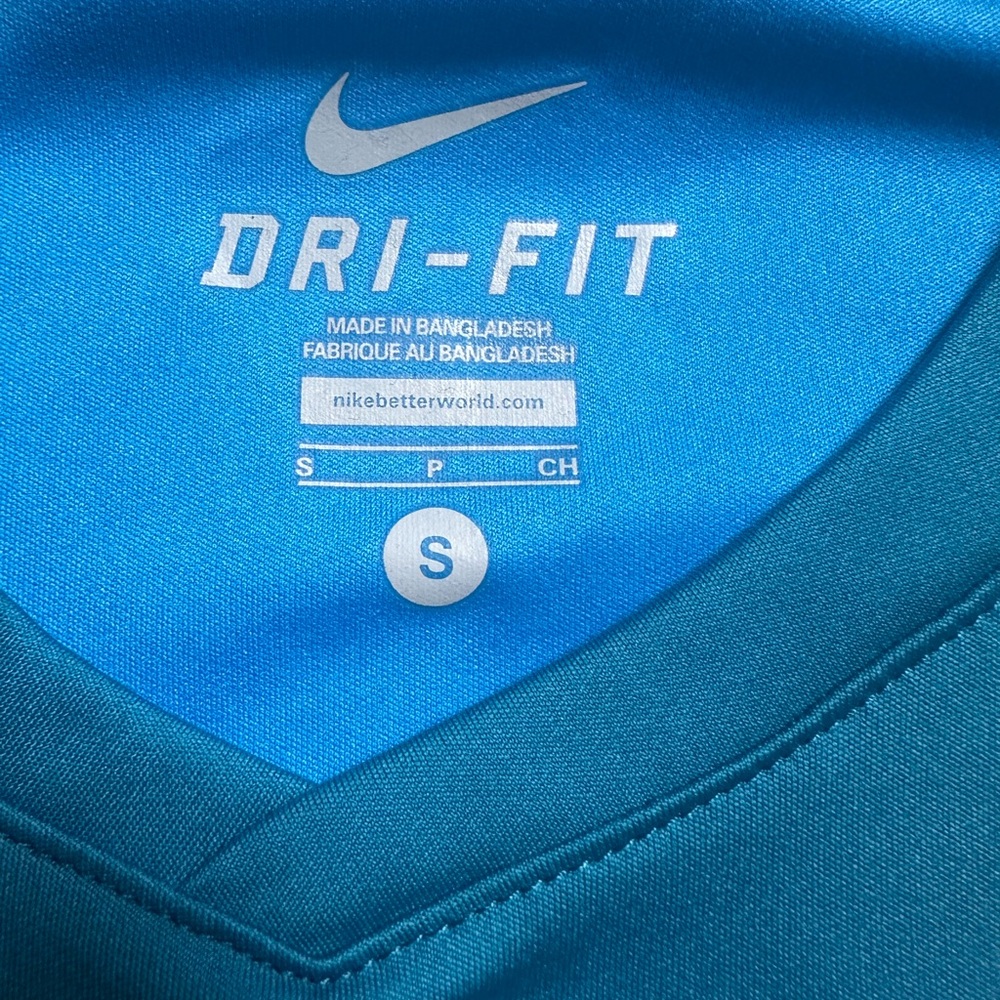 Nike FC Barcelona Football Soccer Authentic Training Jersey Dri-Fit small aqua - Picture 6 of 6